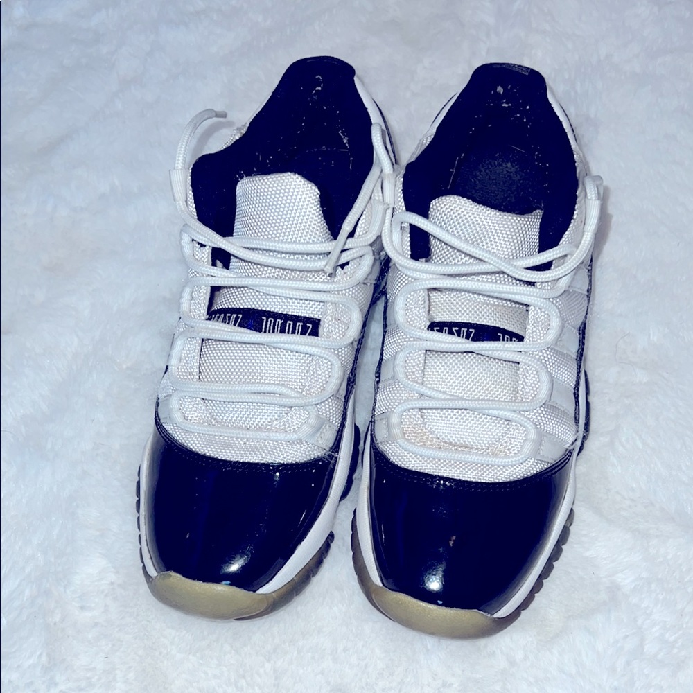 Jordan 11 concord. Size 5 Big Kids. Good condition. No box